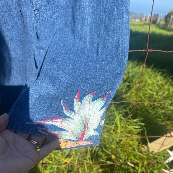 Vintage Upcycled Y2K Cottage Embroidered Aloha Denim shorts Jorts Med - Picture 5 of 7